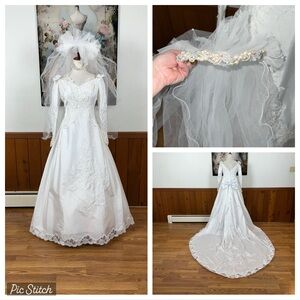 Beautiful Vintage 90s Wedding Gown & Veil!